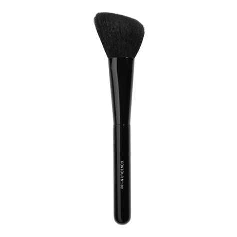 chanel contour brush 5|LES PINCEAUX DE CHANEL Contouring Brush N°109.